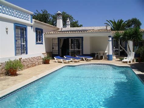 Villas In Guia & Apartments In Guia .